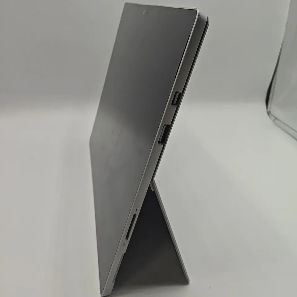 UNBOXED MICROSOFT SURFACE PRO 128GB TABLET PC IN SILVER - 1796