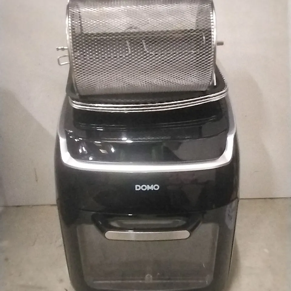(FAULTY) BOXED DOMO DELI FRYER MULTIFUNCTIONAL OVEN WITH ACCESSORIES 