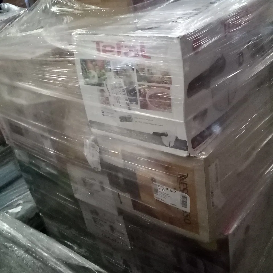 PALLET OF APPROXIMATELY 35 ASSORTED ELECTRICAL ITEMS TO INCLUDE TOASTERS , AIR FRYERS AND COFFEE MACHINES 