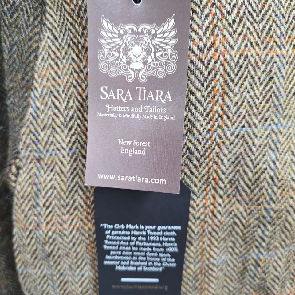 SARA TIARA NEW FOREST ENGLAND LONG CAPE 