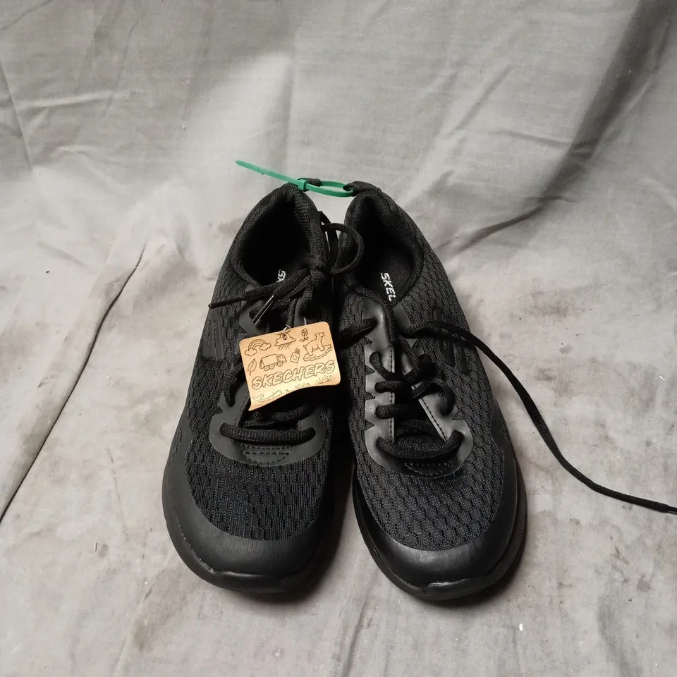 SKECHERS BLACK MESH TRAINERS – UNISEX UK 3