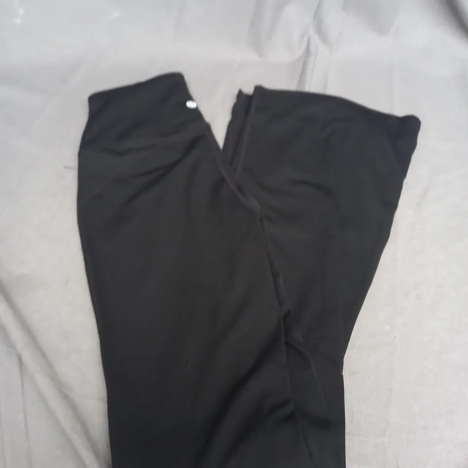 LULULEMON GROOVE PANTS SIZE 4