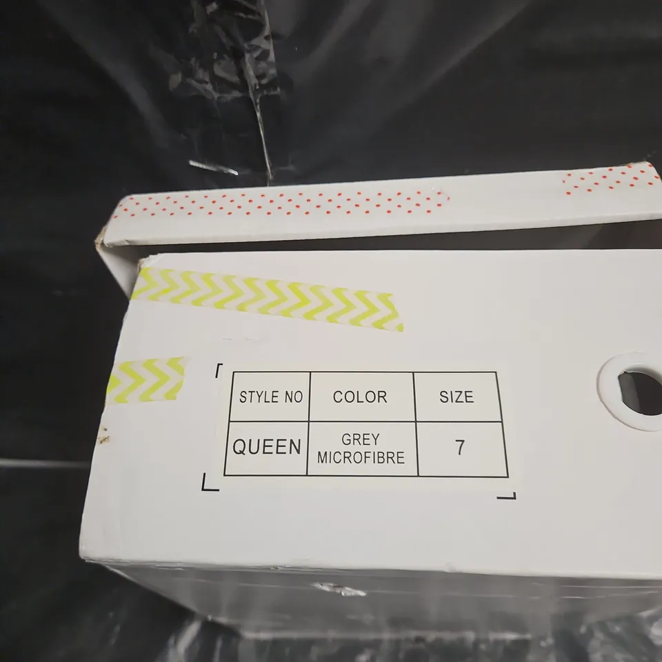 AIRWALK BROWN SUEDE TRAINERS – UK 9.5