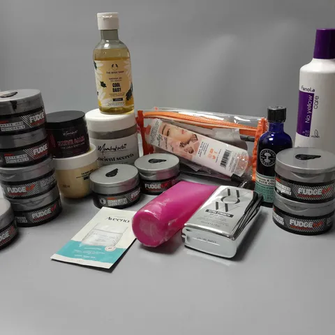 LOT OF BEAUTY ITEMS TO INCLUDE SHOWER GEL, ETC