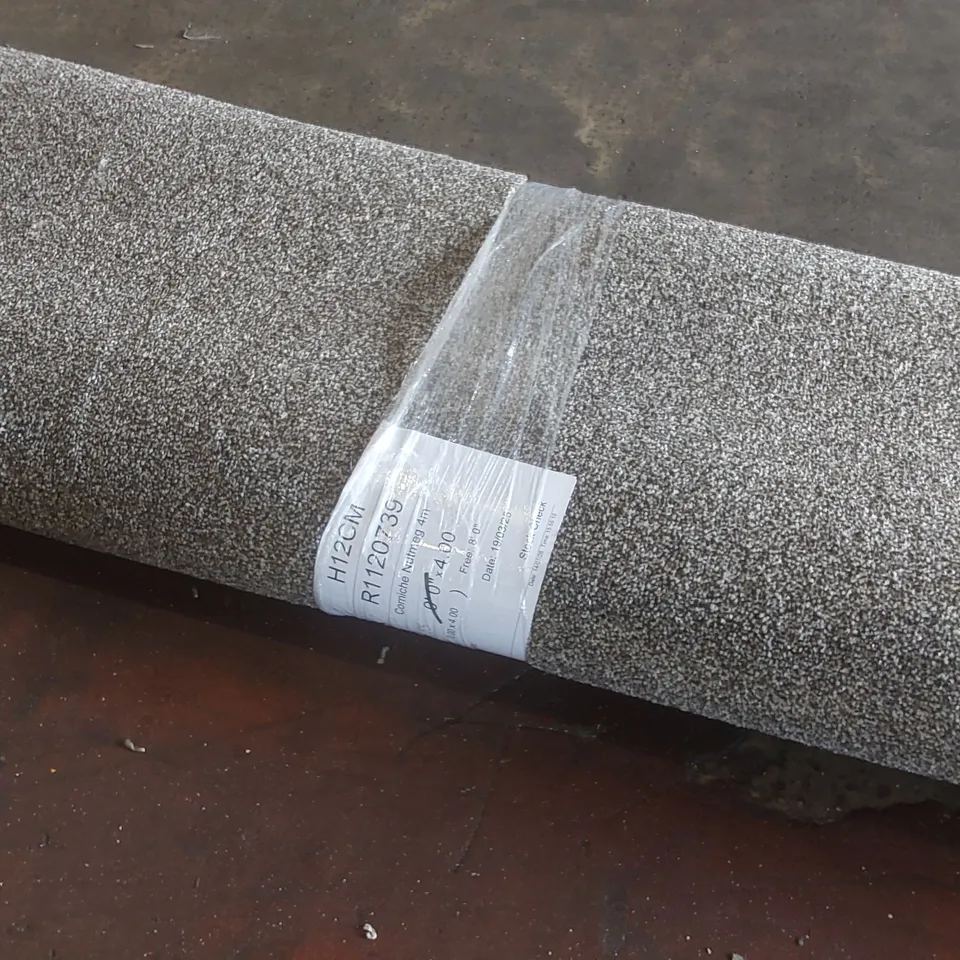 ROLL OF QUALITY CORNICHE NUTMEG CARPET - APPROXIMATELY 2.55 x 4m