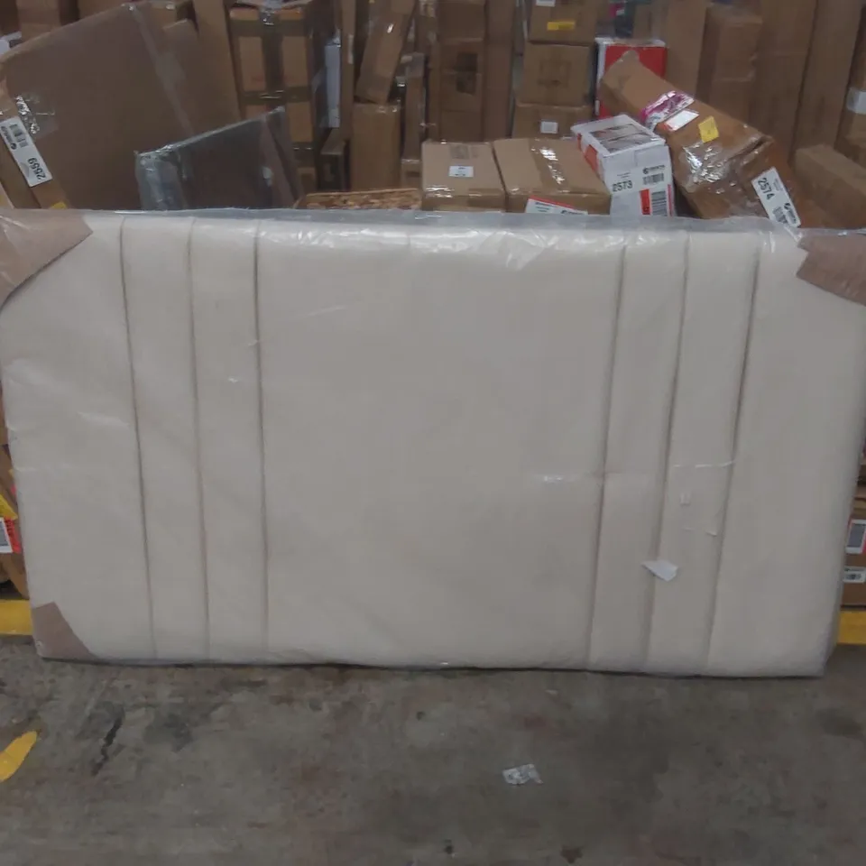 BAGGED UPHOLSTERED HEADBOARD