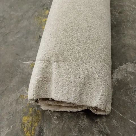 ROLL OF QUALITY TWIST HEATHERS 420 CARPET // APPROX SIZE; 1.75 x 4m
