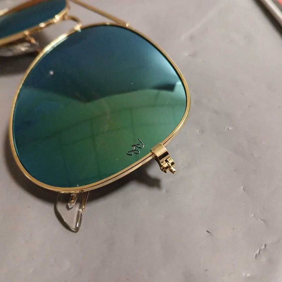 BOXED PAIR OF RAY BAN GLASSES WITH REFLECTIVE LENS 