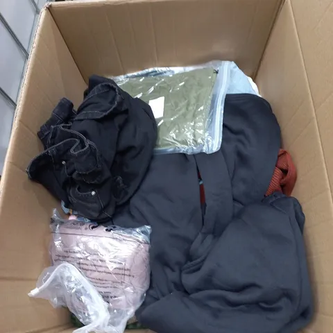BOX OF APPROXIMATELY 25 ASSORTED CLOTHING ITEMS IN VARIOUS STYLES , COLOURS AND SIZES 