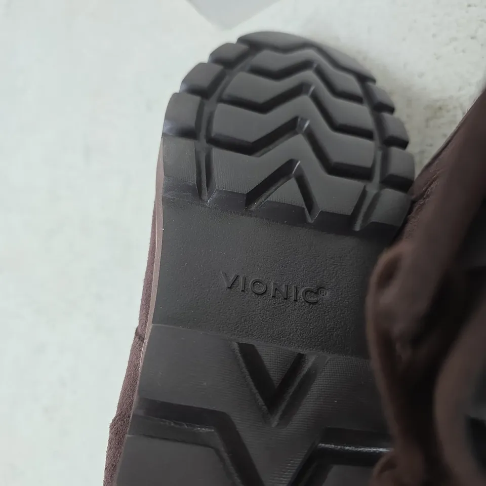 VIONIC LANI II BOOTS – WOMEN’S BROWN SUEDE, UK 7 (US 9.5)