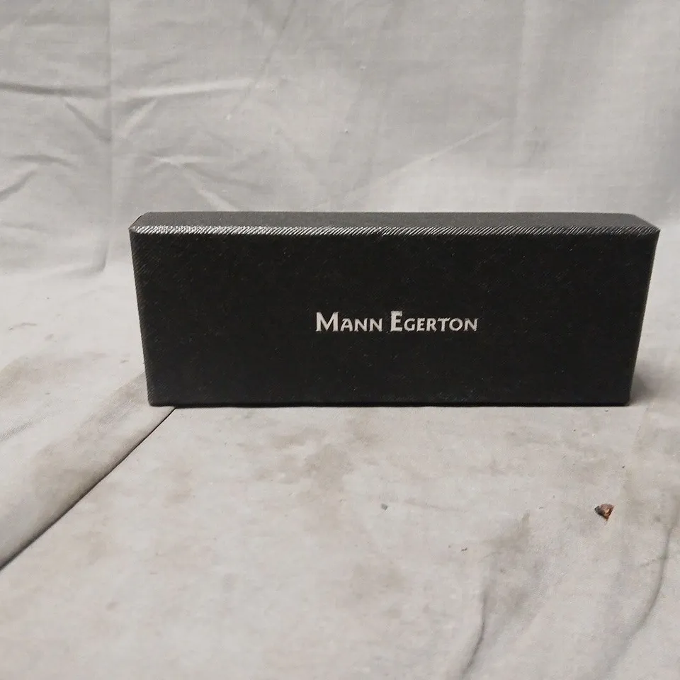 MANN EGERTON PRESENTATION PEN – BLACK RESIN WITH GOLD TRIM