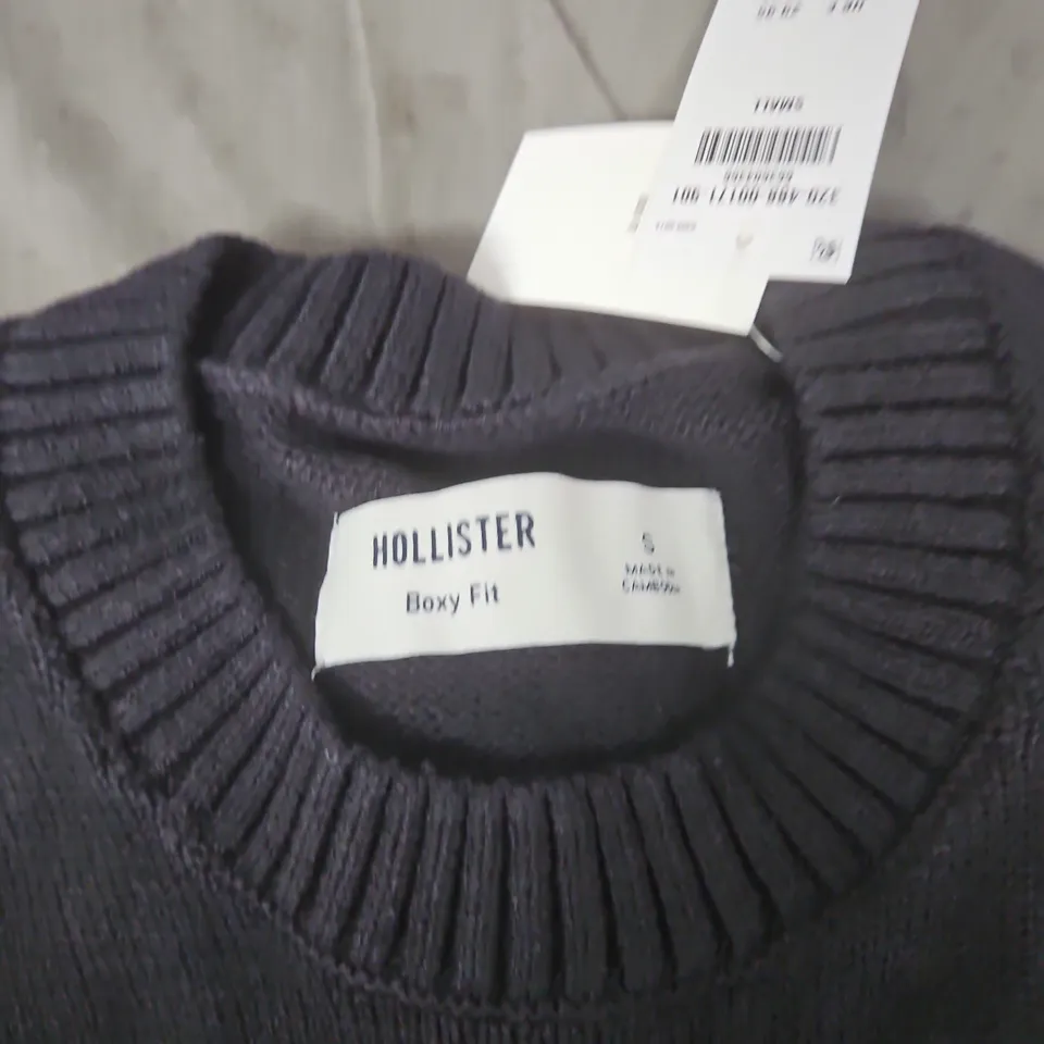 HOLLISTER BOXY FIT KNIT SWEATER – NAVY, SIZE S (MEN'S)