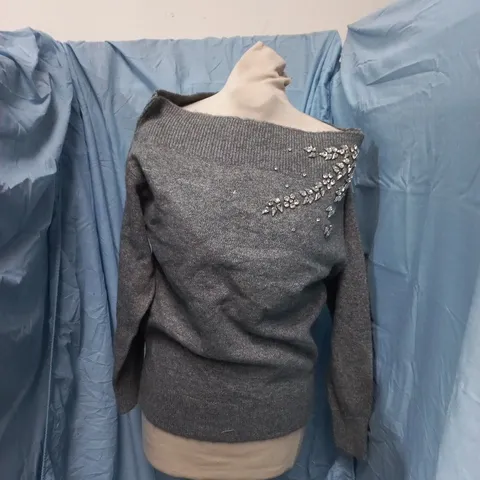 NEW LOOK GREY EMBELLISHED SHOULDER KNITWEAR – UK SIZE S