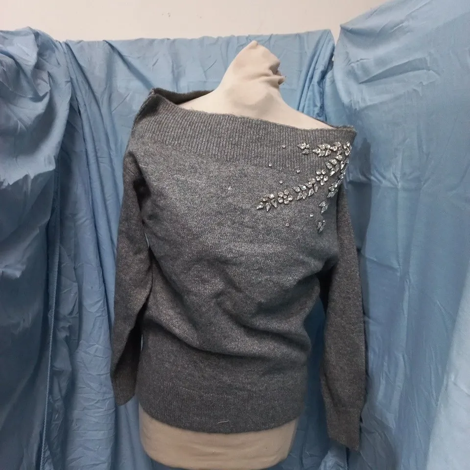 NEW LOOK GREY EMBELLISHED SHOULDER KNITWEAR – UK SIZE S