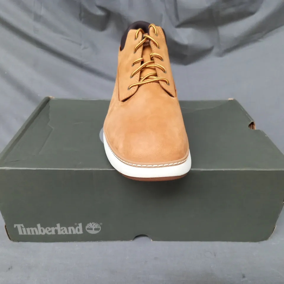 BOXED PAIR OF TIMBERLAND SHOES IN CAMEL UK SIZE 9.5