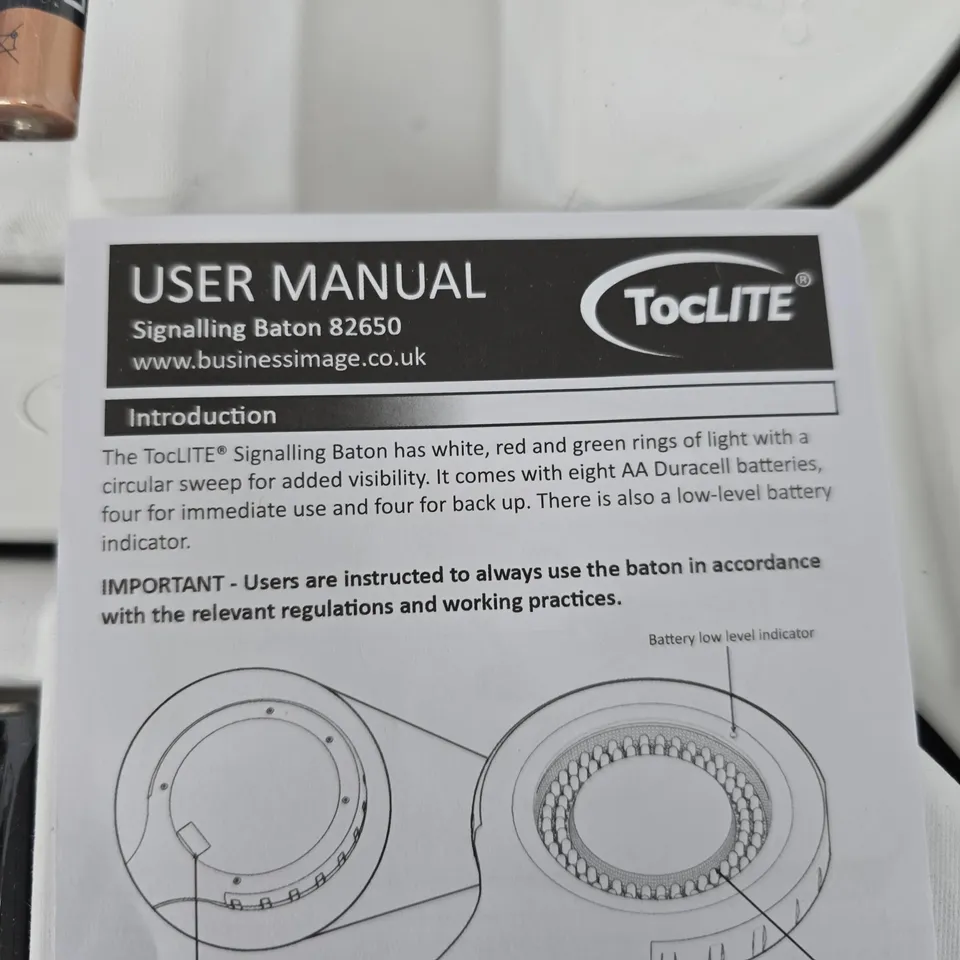 TOCLITE SIGNALLING BATON 82650 WITH BATTERIES AND USER MANUAL