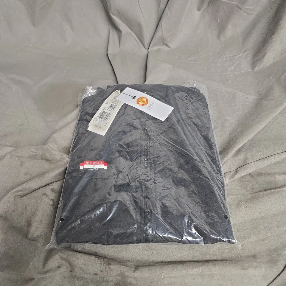 ADIDAS MANCHESTER UNITED CITY ESCAPE PREMIUM JACKET IN BLACK SIZE M