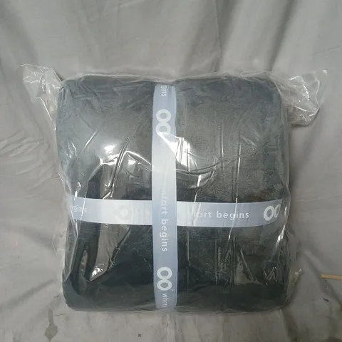 SEALED OODIE OVERSIZED HOODED BLANKET - DARK GREY