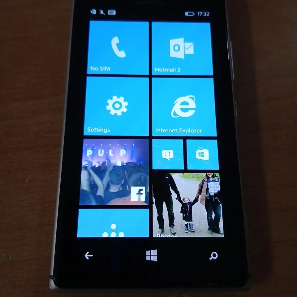 NOKIA LUMIA 925 SMARTPHONE – SILVER
