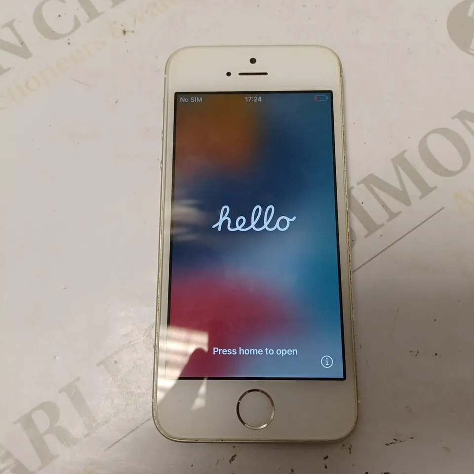 APPLE IPHONE SE SMARTPHONE 