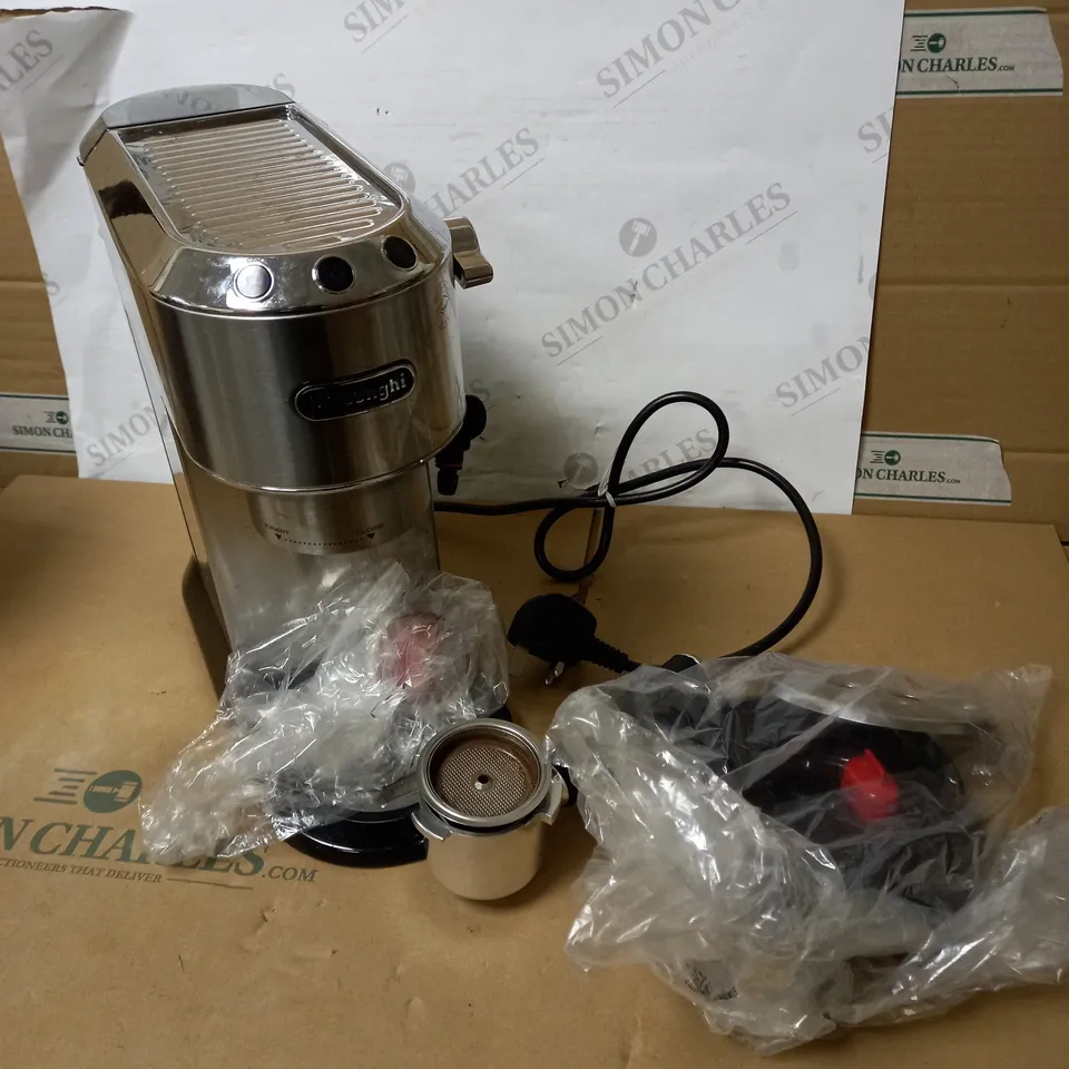 DE'LONGHI DEDICA STYLE TRADITIONAL BARISTA PUMP ESPRESSO MACHINE