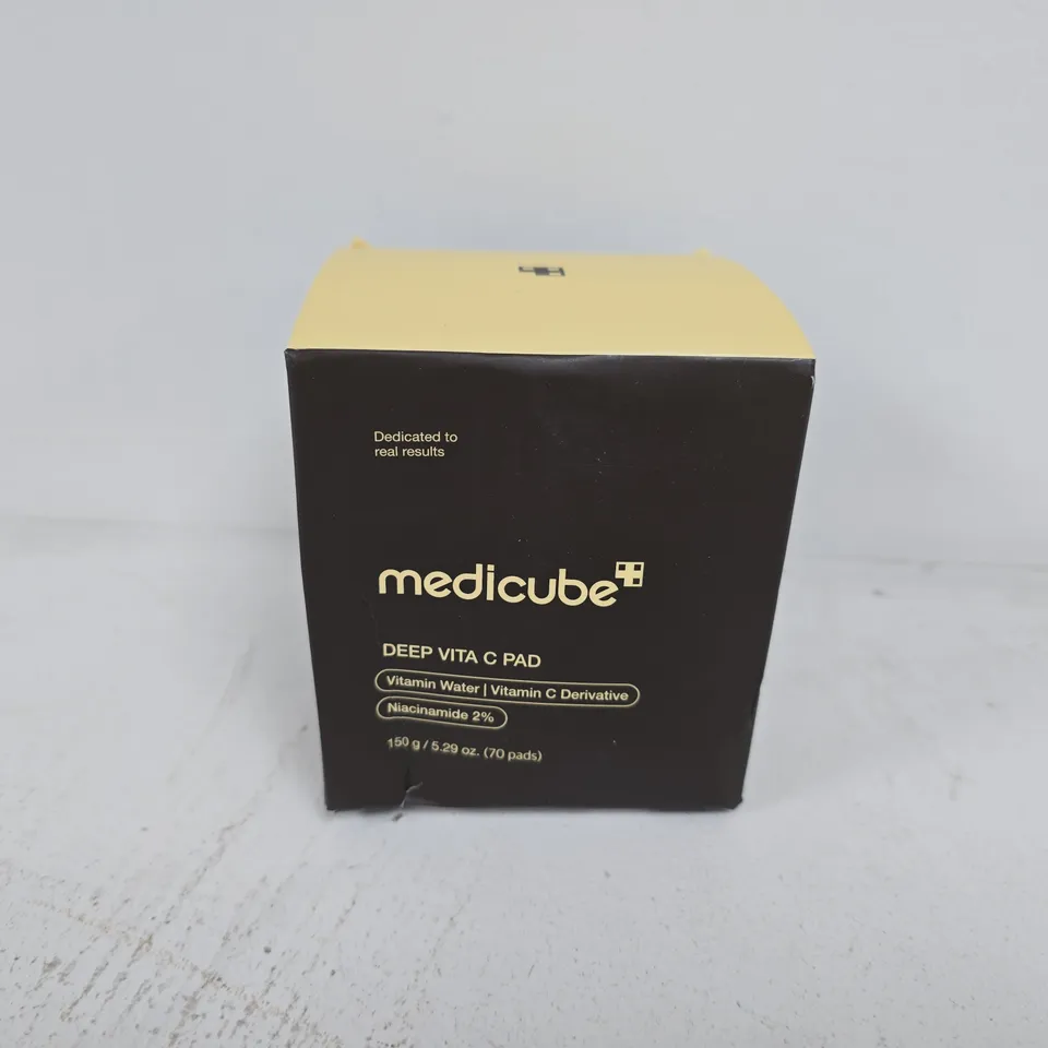 BOXED MEDICUBE DEEP VITA C PAD (70 PADS)
