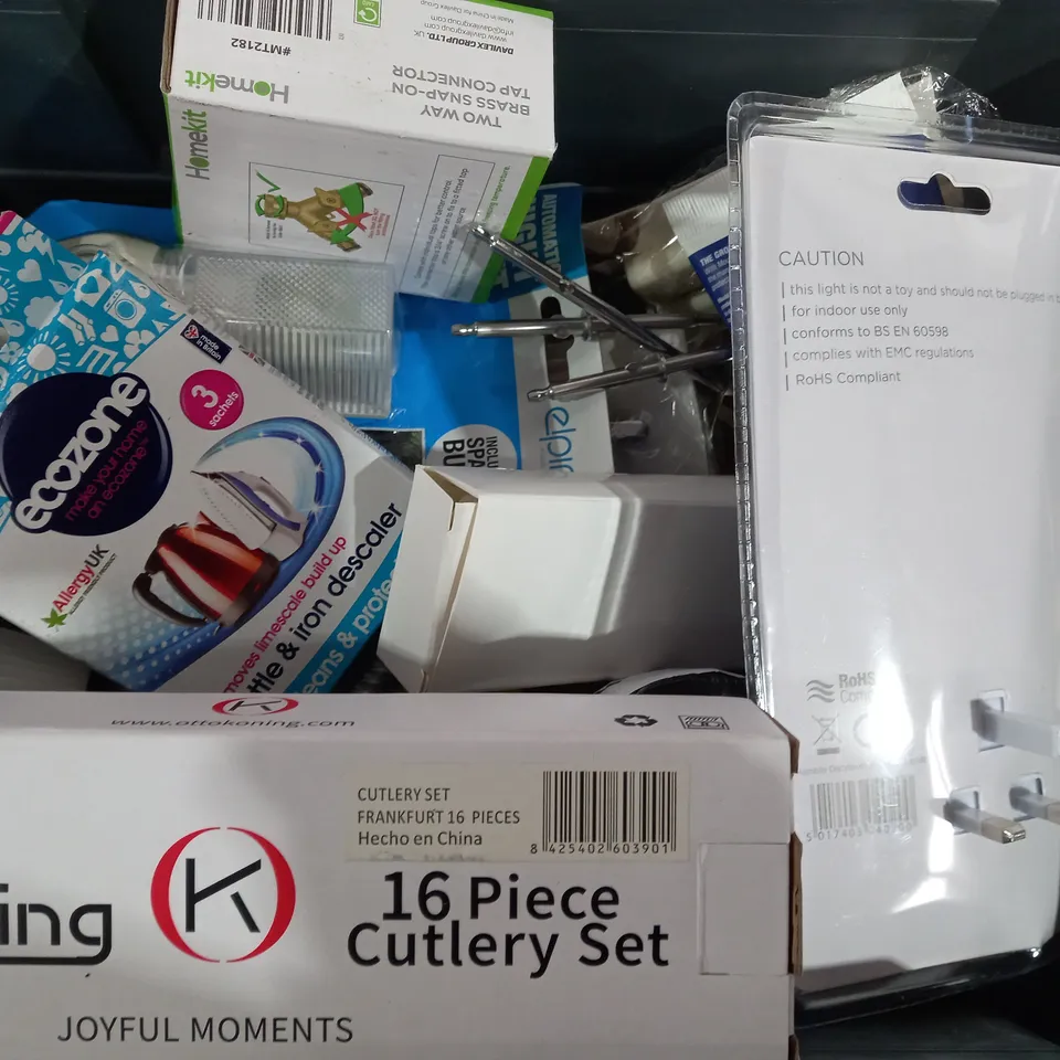 BOX OF APPROXIMATELY 15 ASSORTED ITEMS TO INCLUDE - ALLOY CHOPSTICKS - SWIRL LINT ROLLER REFILLS - NIGHT LIGHT ECT