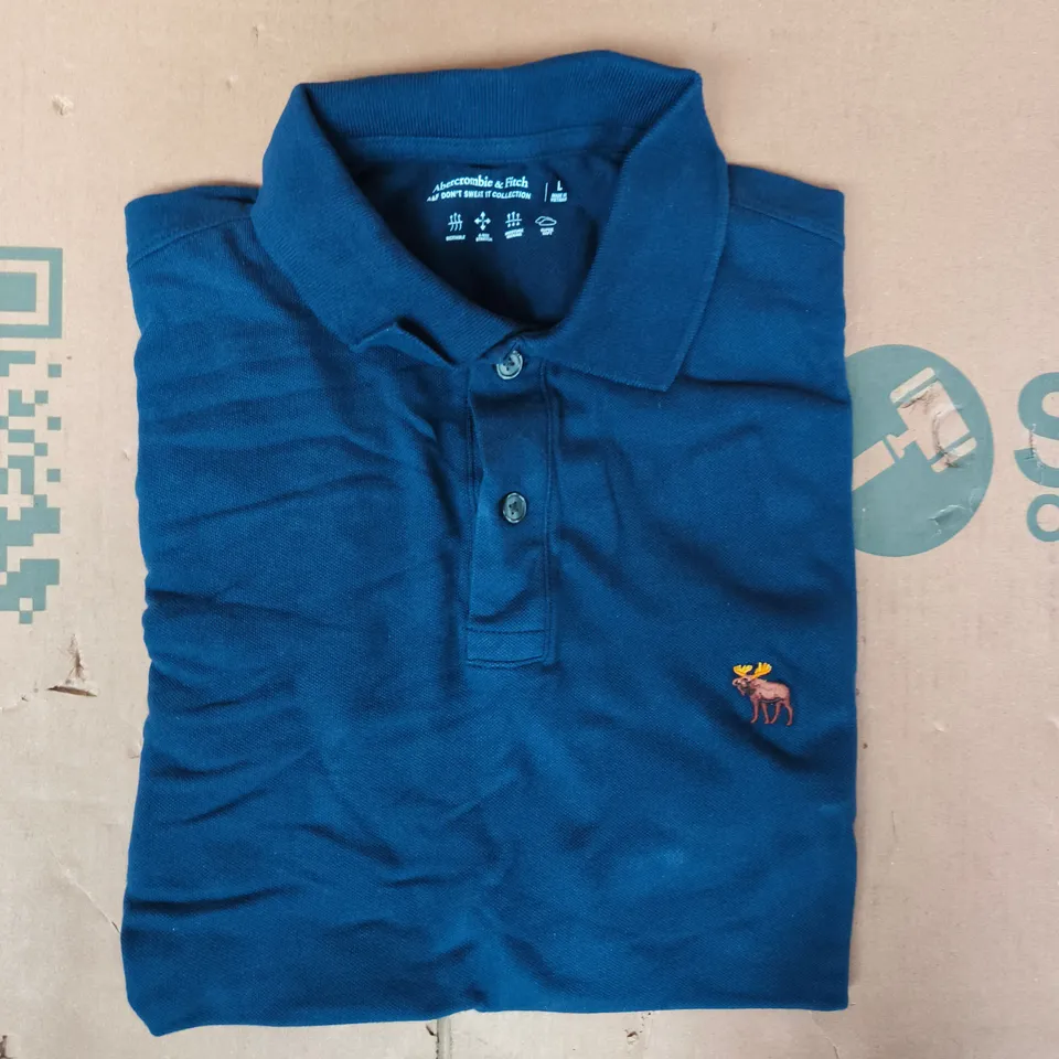 ABERCROMBIE & FITCH SHORT SLEEVE POLO TOP IN NAVY SIZE LARGE