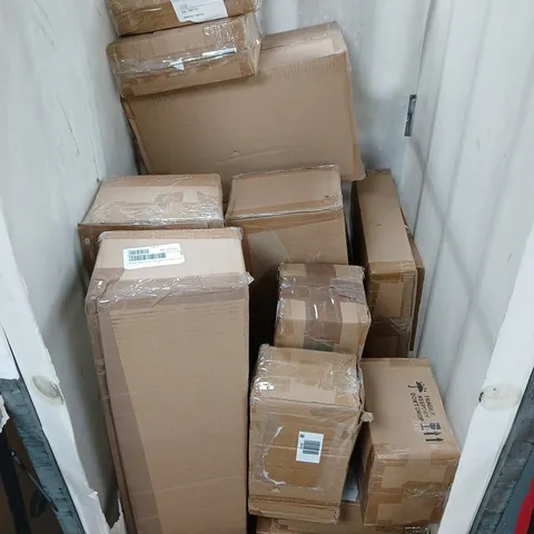 CAGE OF APPROXIMATELY 10 ASSORTED ITEMS TO INCLUDE - CHRISTMAS DECOR, COZEE HOME PYJAMA, AND LOCKNLOCK CONTAINERS ETC. - COLLECTION ONLY