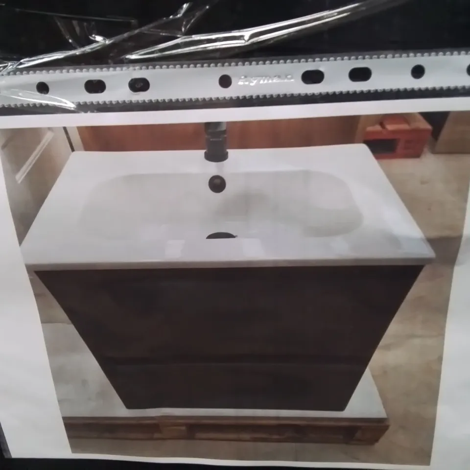 PALLET OF ASSORTED BATHROOM CABINETS AND FITTINGS 