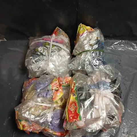 LARGE QUANTITY OF ASSORTED DOLLS CLOTHES