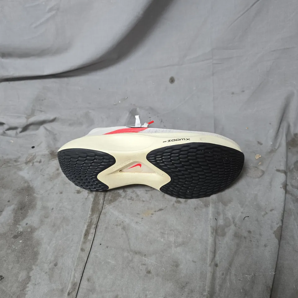 NIKE ZOOM X "E KIPCHAGE" RUNNING SHOES – WHITE/GREY WITH BLACK SWOOSH SIZE 6.5