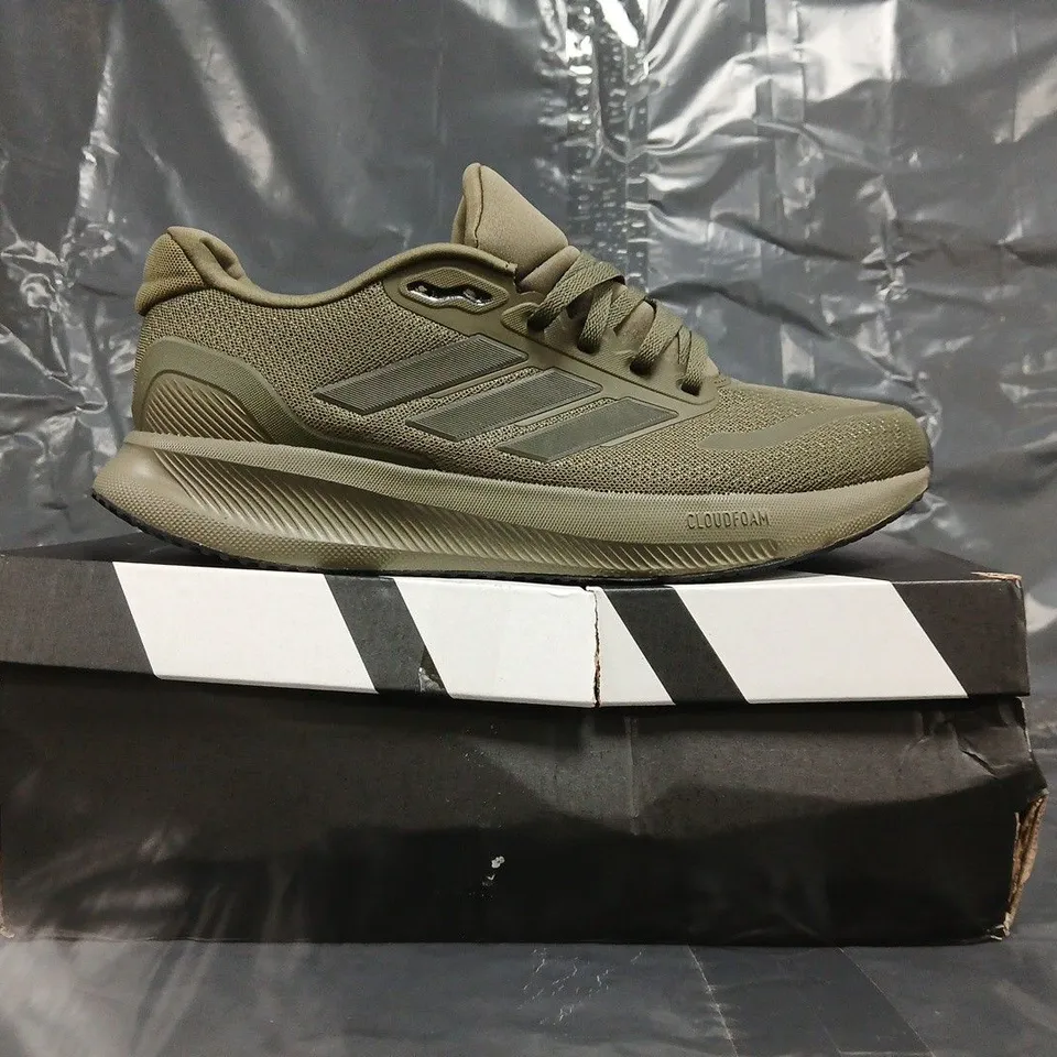 BOXED PAIR OF ADIDAS RUNFALCON 5 SHOES IN GREEN SIZE UK 9