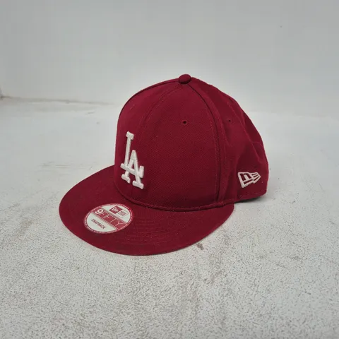 NEW ERA LOS ANGELES DODGERS 9FIFTY SNAPBACK CAP IN BURGUNDY