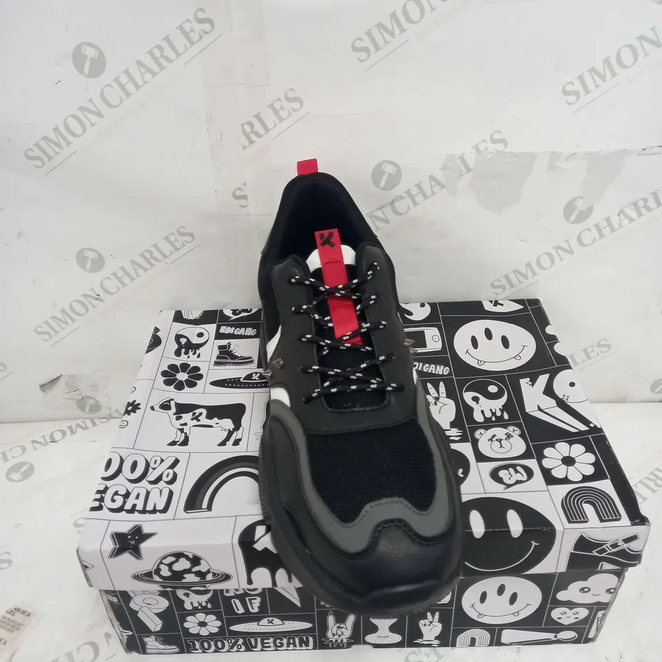 BOXED PAIR OF KOI FOOTWEAR HYPER MENTS NEUTRON TRAINERS IN BLACK - SIZE 11