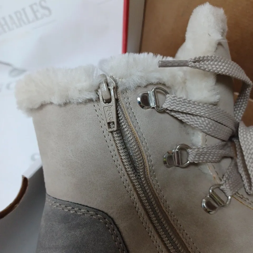 BOXED RIEKER WATER RESISTANT WARM LINED HIKING LACE UP BOOTS, CREAM - SIZE 3.5