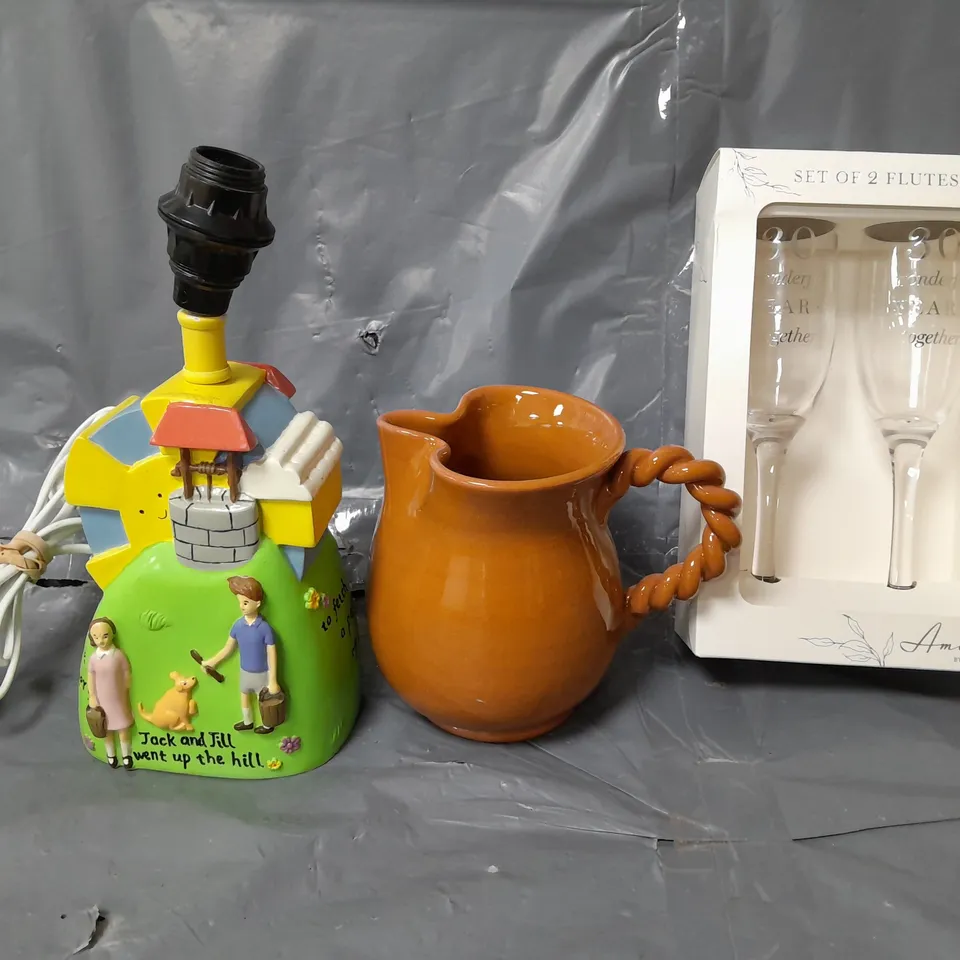 BOX OF APPROXIMATELY 4 ASSORTED ITEMS TO INCLUDE - MUG , JACK & GIL LIGHT BASE , SET OF 2 FLUTES ETC