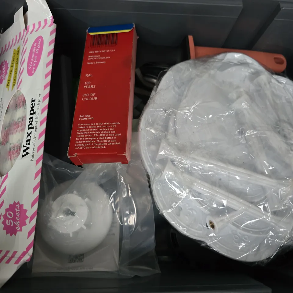 APPROXIMATELY 15 ASSORTED HOUSEHOLD ITEMS TO INCLUDE RAL K7 CLASSIC, STABILO MARKERS, LIGHT TEE HINGE,ETC