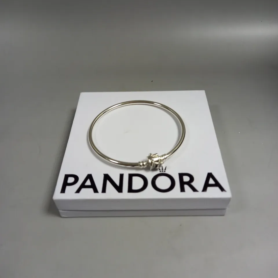 PANDORA MOMENTS SPARKLING SHOOTING STAR BRACELET 