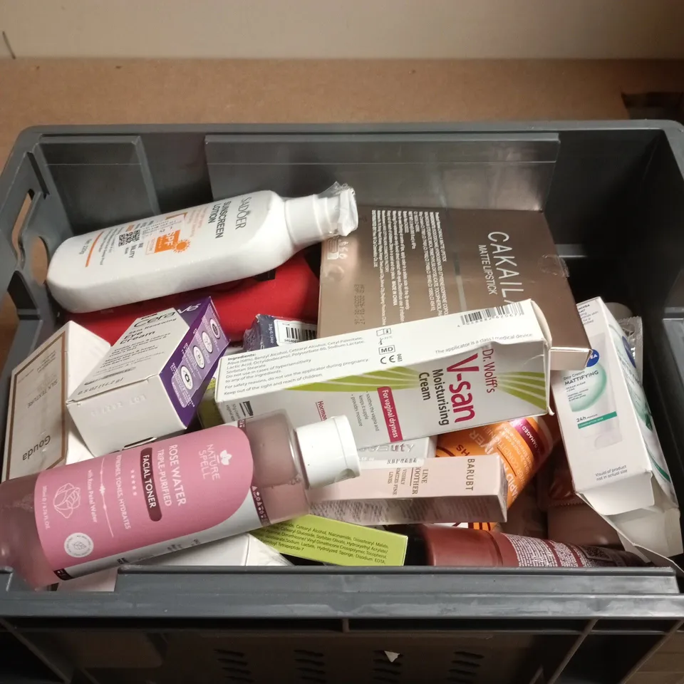BOX OF APPROXIMATELY 10 ASSORTED BEAUTY PRODUCTS INCLUDING CERVE EYE CREAM, NATURE SPELL TONER AND SADOER SUNSCREEN LOTION