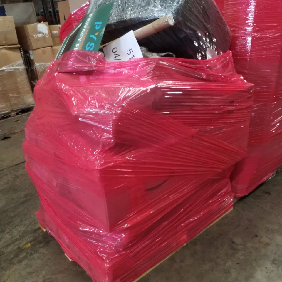 PALLET CONTAINING ASSORTED PRODUCTS INCLUDING WALL CLOCK, TRUNKI KIDS SUITCASE,  PRIVACY FILTER & COMPUTER DESK