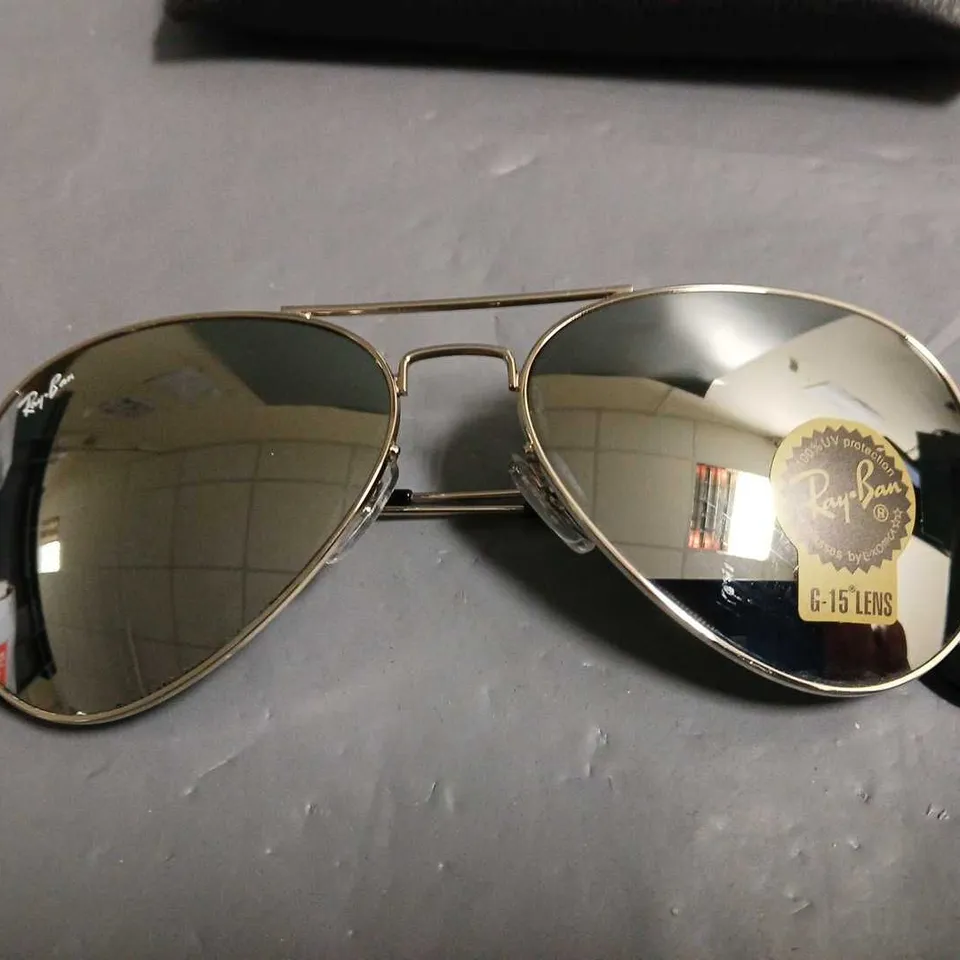 BOXED PAIR OF RAY BAN GLASSES WITH REFLECTIVE G-15 LENS IN CASE