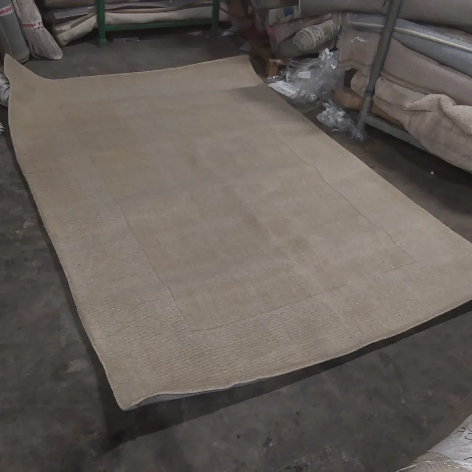 QUALITY DESIGNER RUG - APPROXIMATELY 290 x 200cm