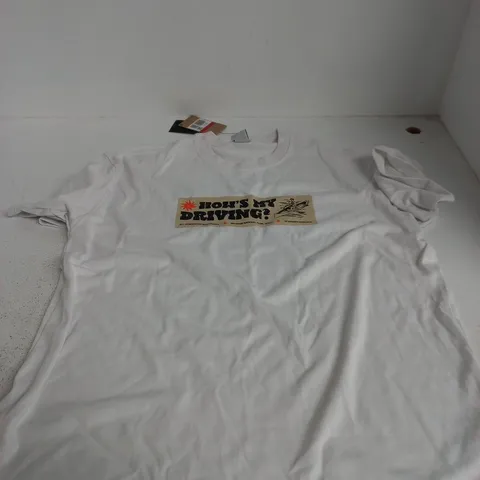 ACG WHITE GRAPHIC TβSHIRT WITH 'HOW'S MY DRIVING?' PRINT β DRI-FIT, LOOSE FIT