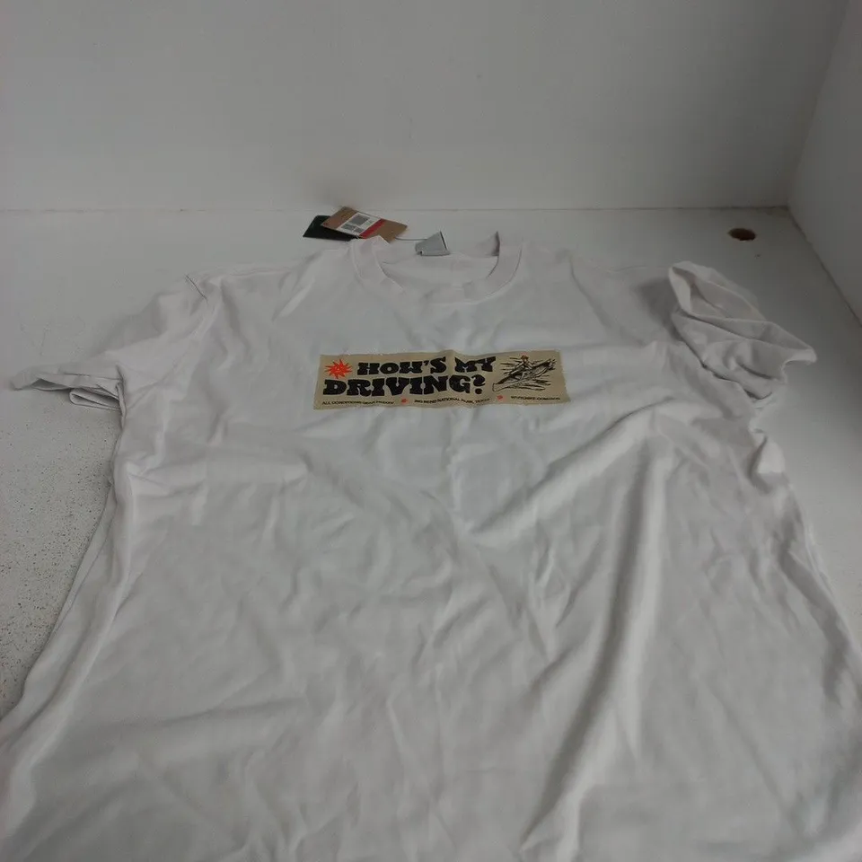 ACG WHITE GRAPHIC T‑SHIRT WITH 'HOW'S MY DRIVING?' PRINT – DRI-FIT, LOOSE FIT