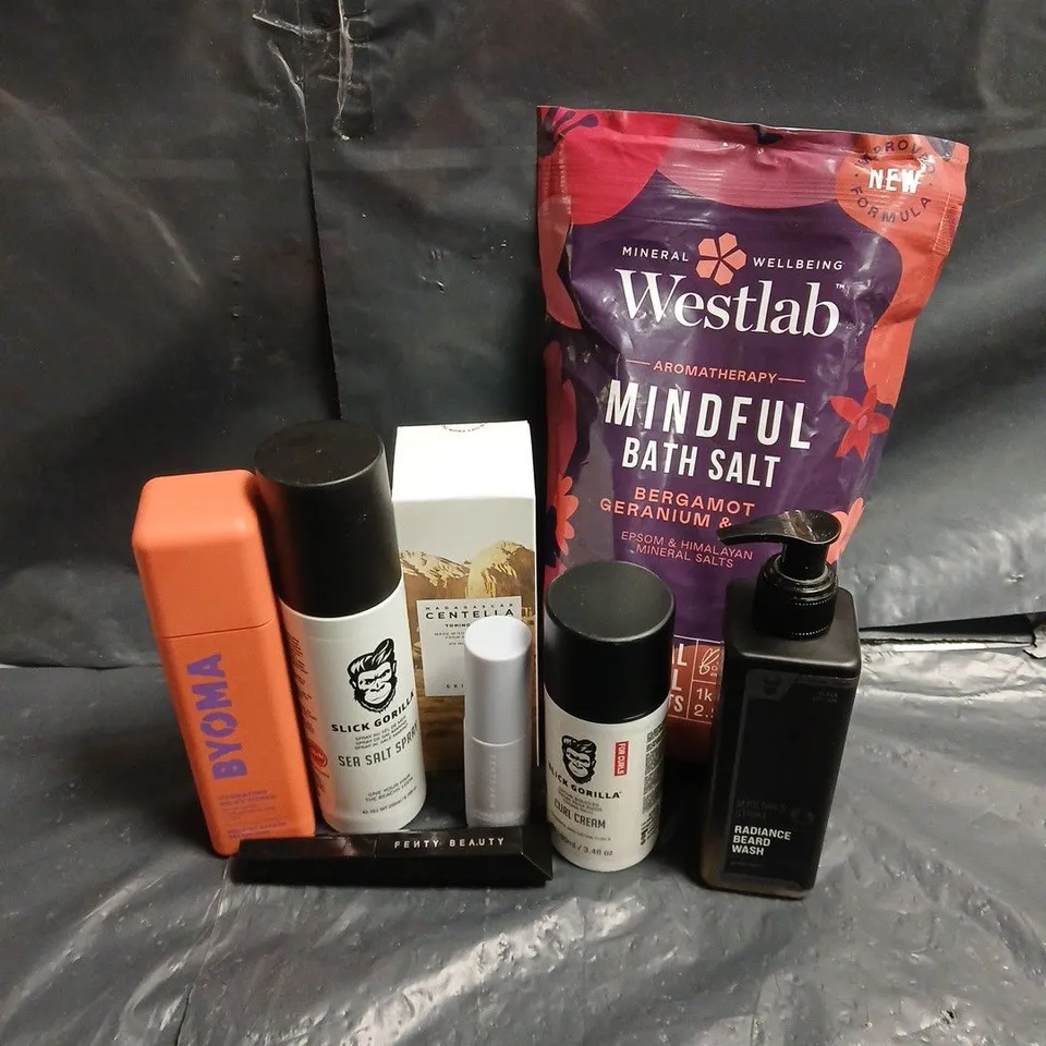 APPROXIMATEY 20 ASSORTED HEALTH AND BEAUTY PRODUCTS TO INCLUDE - SLICK GORILLA SEA SALT SPRAY - BYOMA MILKY TONER - THE BEARD STRUGGLE RADIANCE BEARD WASH - ETC
