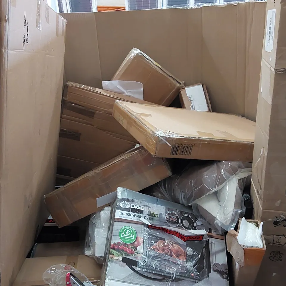 PALLET OF ASSORTED HOMEWARE AND CONSUMER PRODUCTS TO INCLUDE; GAMING CHAIR, INTELLIGENT FAN LIGHT, CONVECTOR HEATER, PORTABLE BATHTUB, LAPTOP DESK ECT.