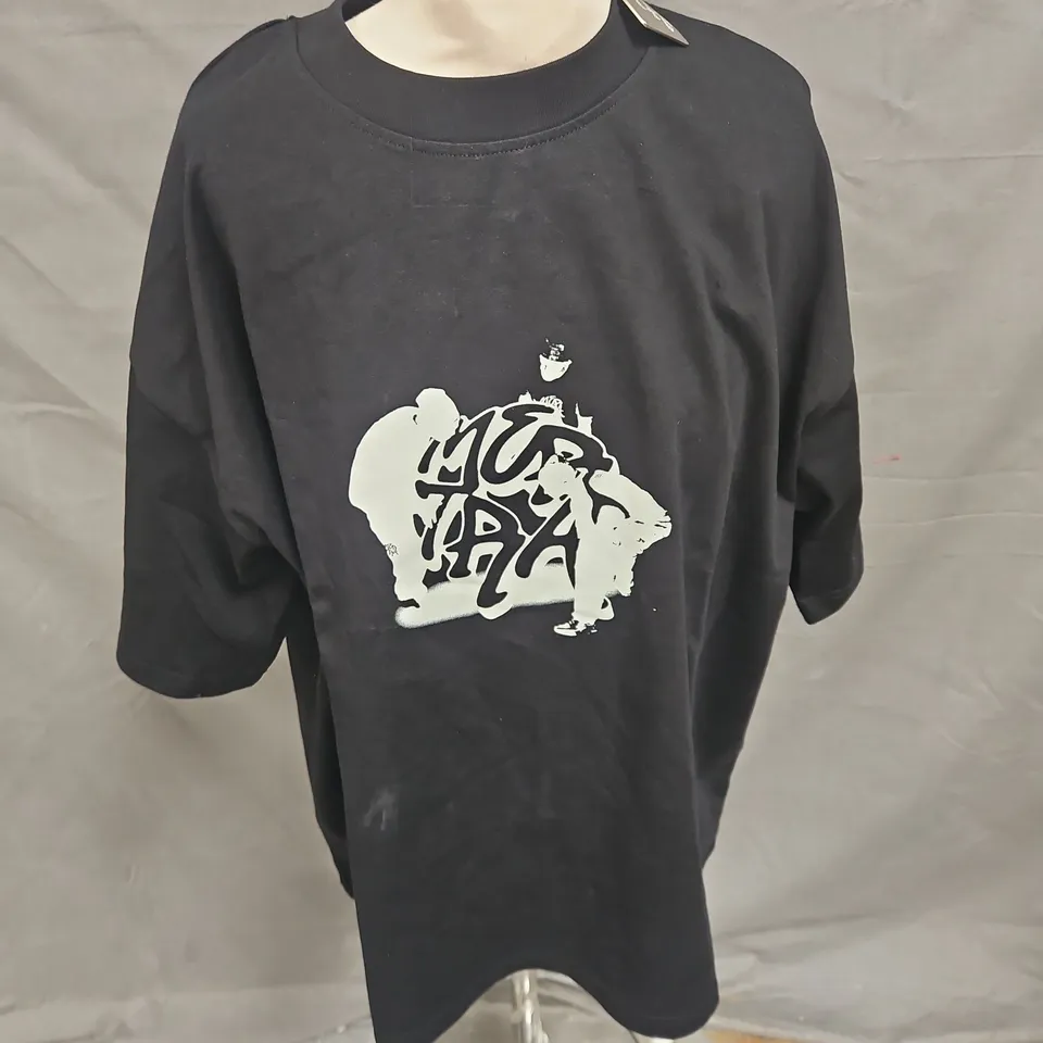 MERTRA NAME CARRIES WEIGHT TEE IN BLACK SIZE M