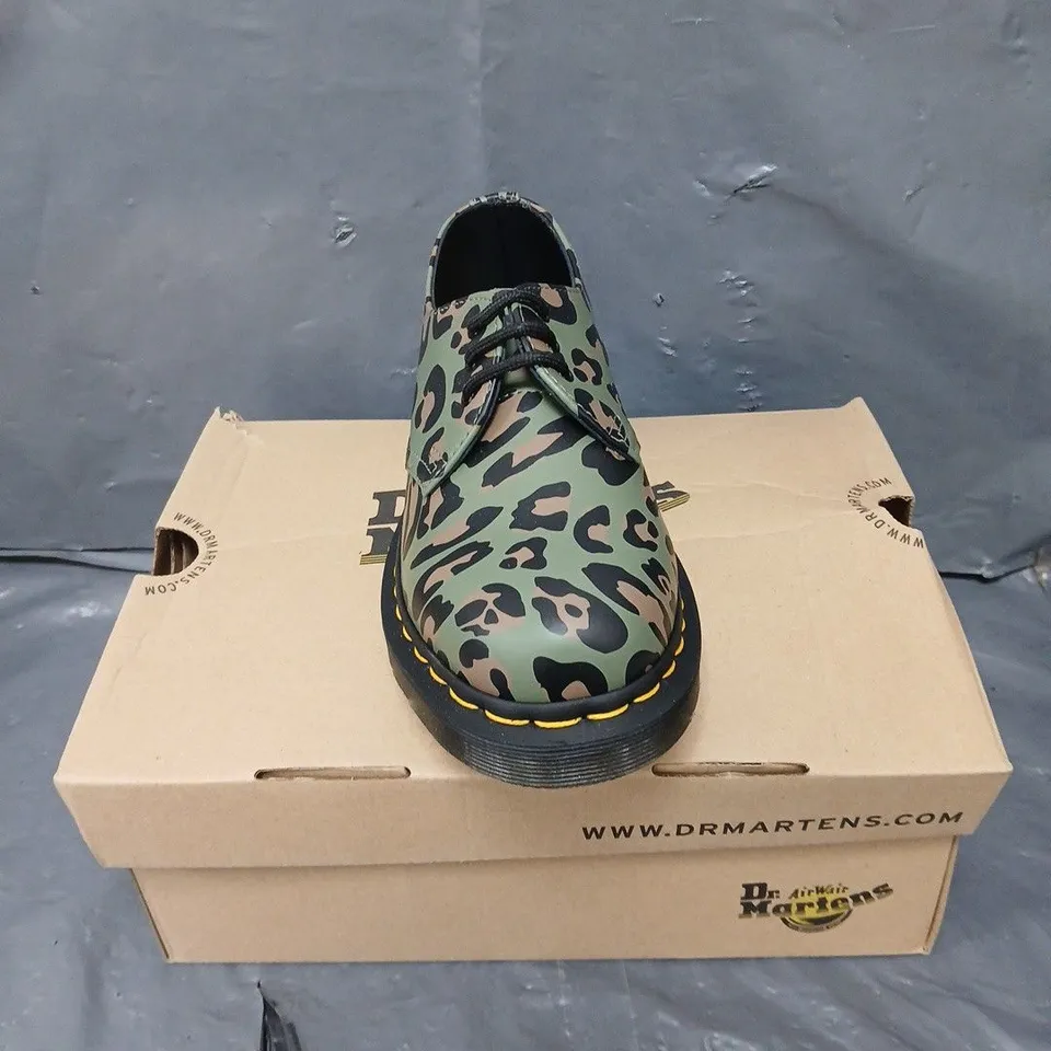 BOXED PAIR OF DR MARTENS DISTORTED LEOPARD SMOOTH SHOES IN KHAKI GREEN - 3