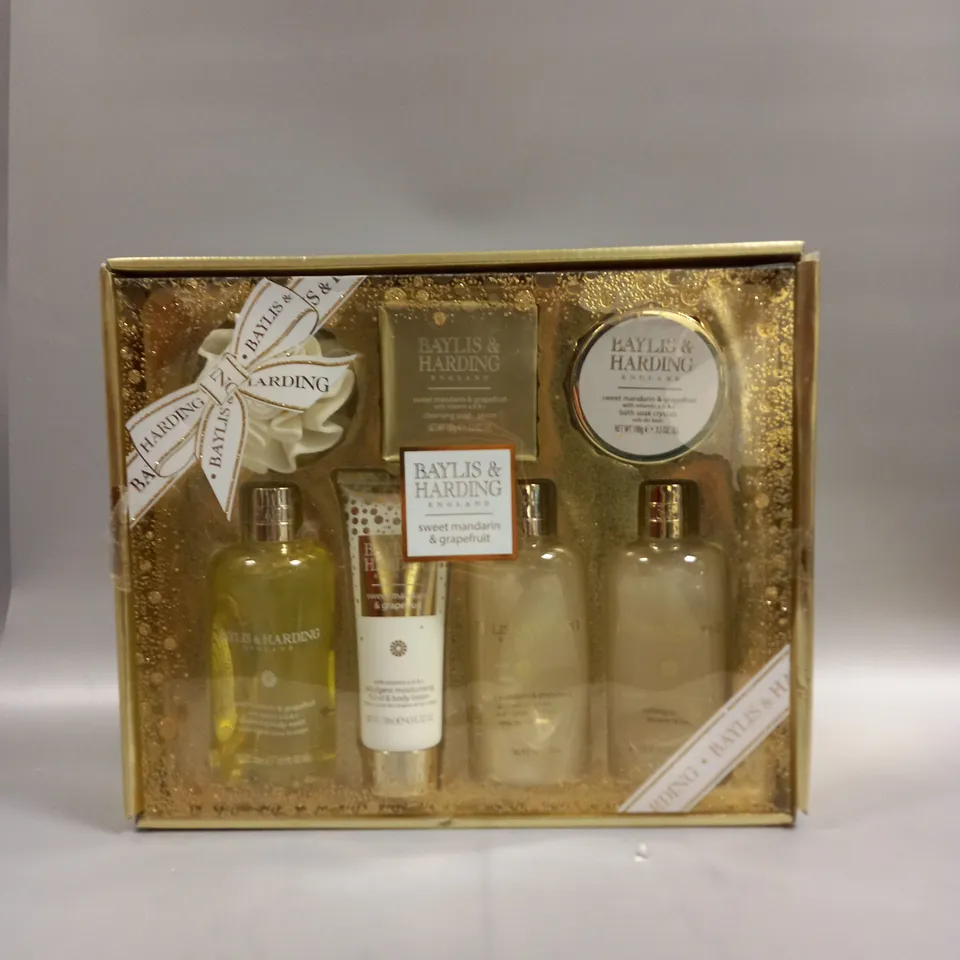 BOXED BAYLIS & HARDING SWEET MANDARIN & GRAPEFRUIT GIFTSET 